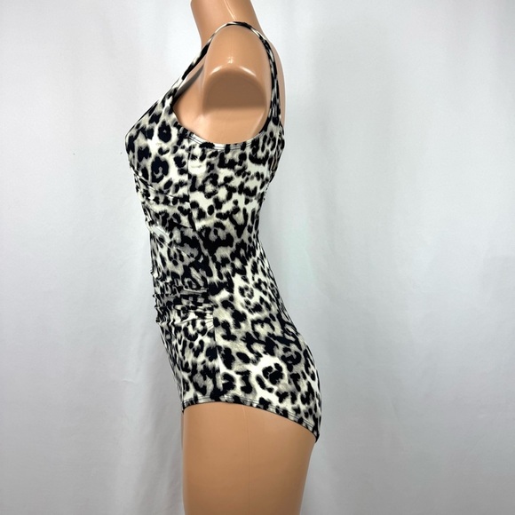 Lands End Women’s 8L Tan Black Cheetah Print One Piece Swimsuit Slimming w/ Bra - Picture 4 of 12